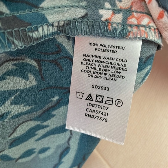 NWT. Ann Taylor LOFT Top. Long Sleeve Blouse. XXS. - Picture 15 of 16